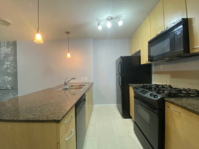 Photo du bâtiment - 7178 Collier St