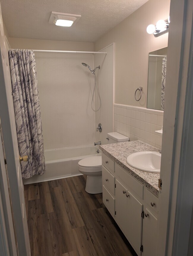 Foto del edificio - 400 W Cedar St