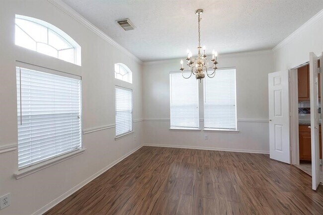 Foto del edificio - 2439 Shelby Park Dr