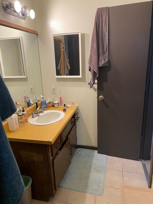 Foto del edificio - 477 Mono St