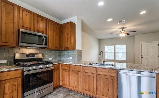 Foto del edificio - 159 Wainscot Oak Wy