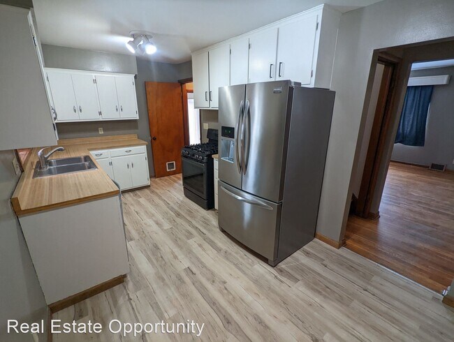 Building Photo - 3 br, 3 bath House - 84 E Fairfield St