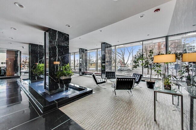 Building Photo - 3900 N Lake Shore Dr
