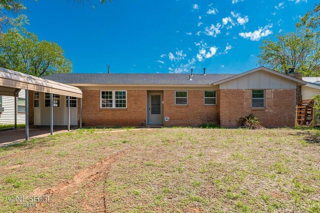 Foto del edificio - 2117 Yorktown Dr