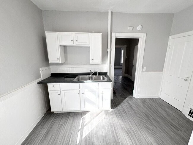 Foto del edificio - 2708 7th Ave