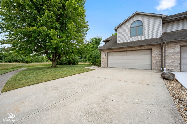 Building Photo - 306 Grande Dr