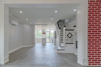 Building Photo - 1542 S 57th St