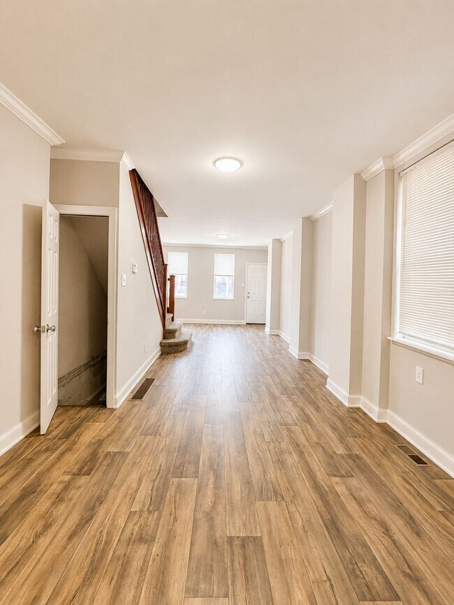 Building Photo - 3-Bedroom Harrowgate Townhouse with Large Backyard