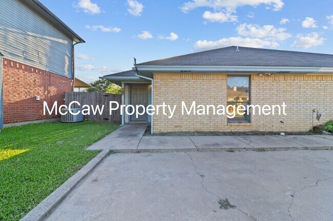Foto del edificio - 5918 Tinsley Dr
