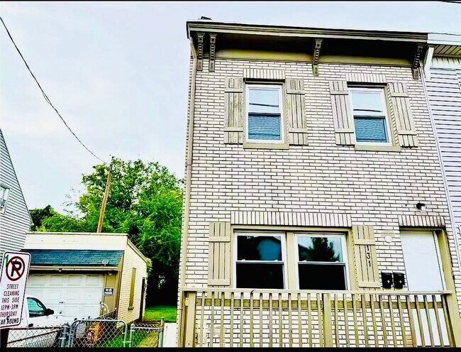 Outside - 131 W Linden St