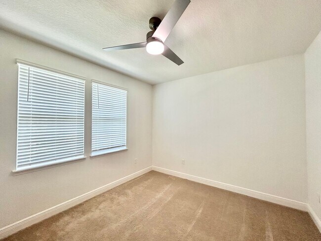 Building Photo - Charming 3/2.5 Courtyard Home with Loft & ...
