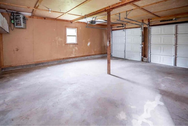 Building Photo - 1634 N Bluff St