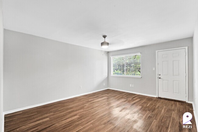 Foto del edificio - 2606 Wheless Ln