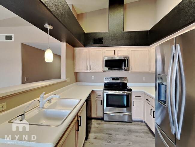 Foto del edificio - 1575 W Warm Springs Rd