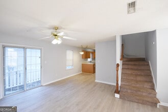 Building Photo - 147 S Fairfield Dr
