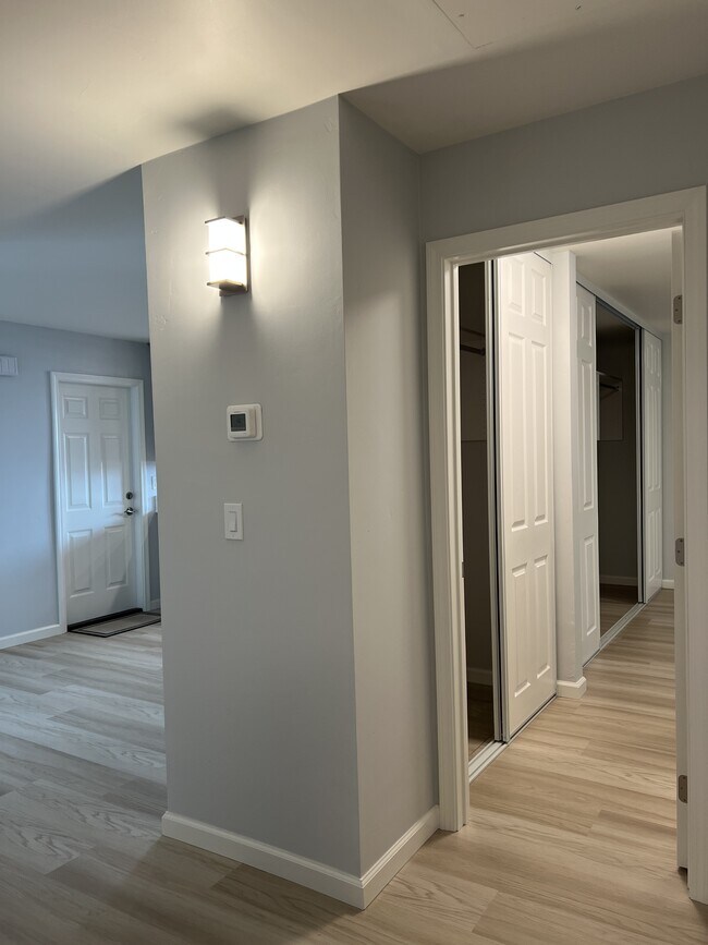 Foto del edificio - 145 Evergreen Way