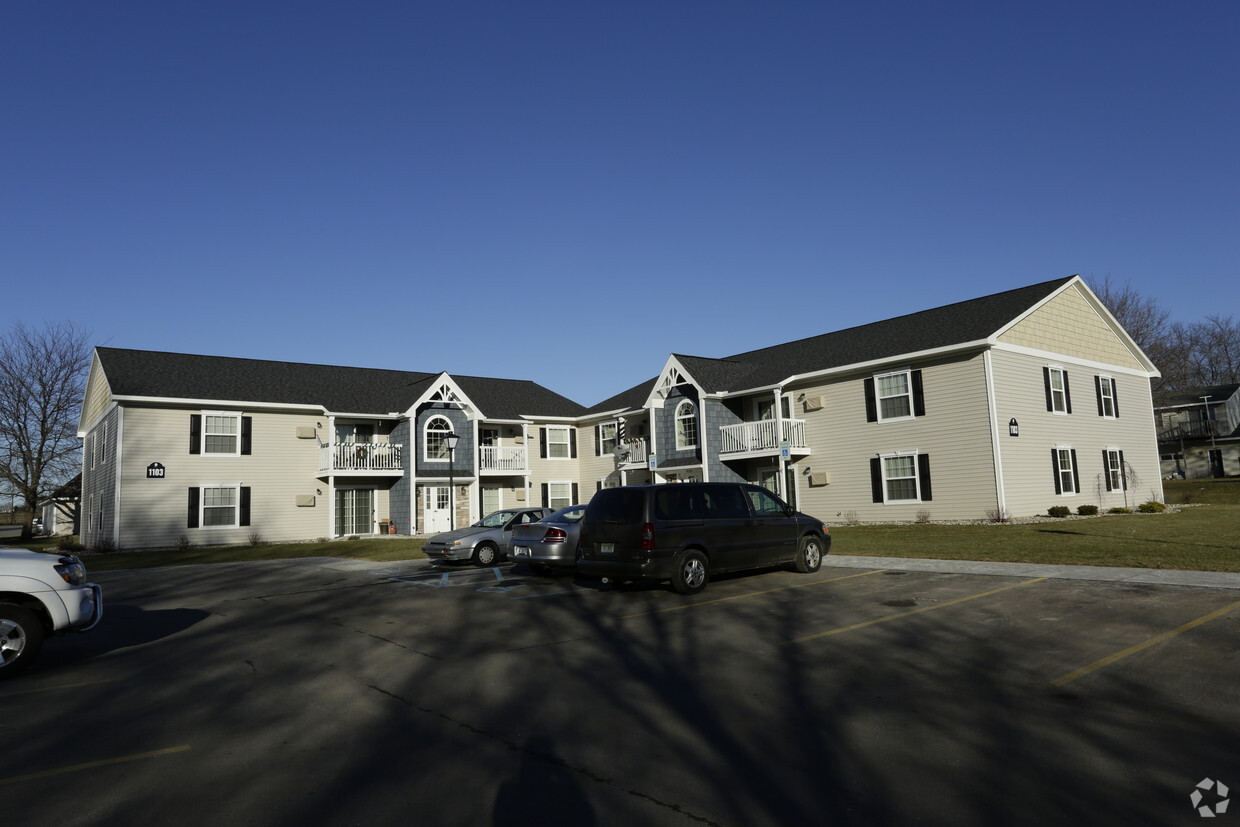 Primary Photo - Oak Creek Village Apartments