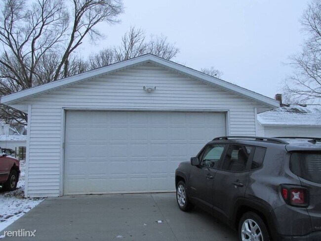Building Photo - 3 br, 1.5 bath House - 1302 W Taylor