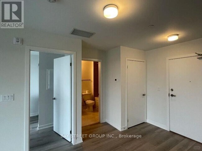 Photo du bâtiment - 317-3401 RIDGEWAY Dr