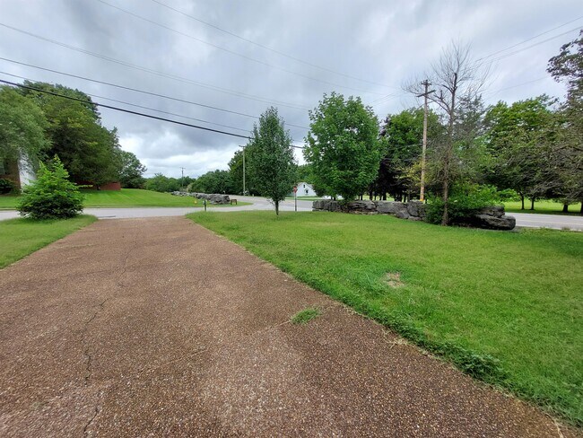 Building Photo - 1001 Nighthawk Ln