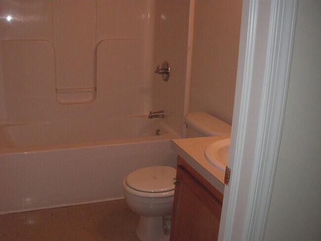 Foto del edificio - 110 Stallings Ct