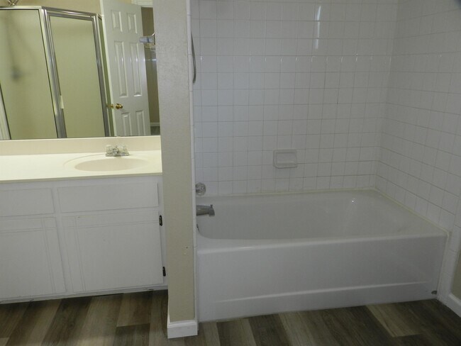 Building Photo - 2408 SW 44th St