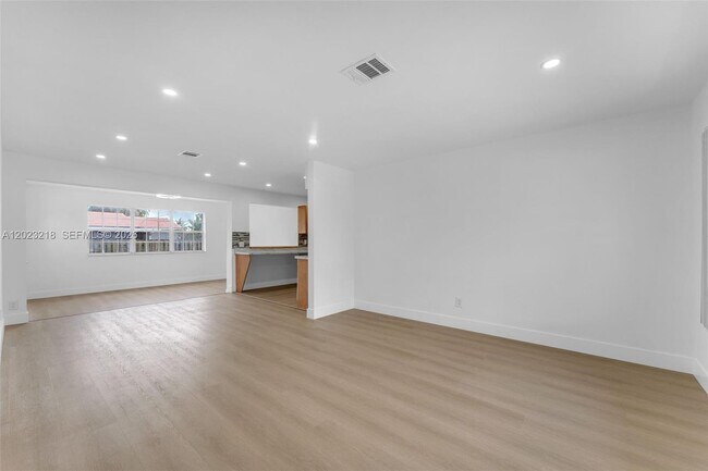 Foto del edificio - 7150 SW 10th St
