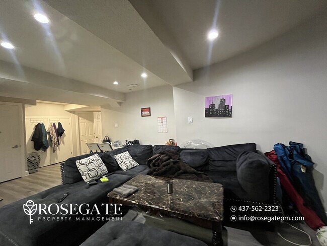 Photo du bâtiment - 2-Bedroom Basement Apartment in Mississauga | 800 Sq. Ft. + Parking