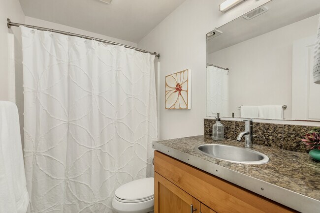 Bathroom - 3661 Phinney Ave N