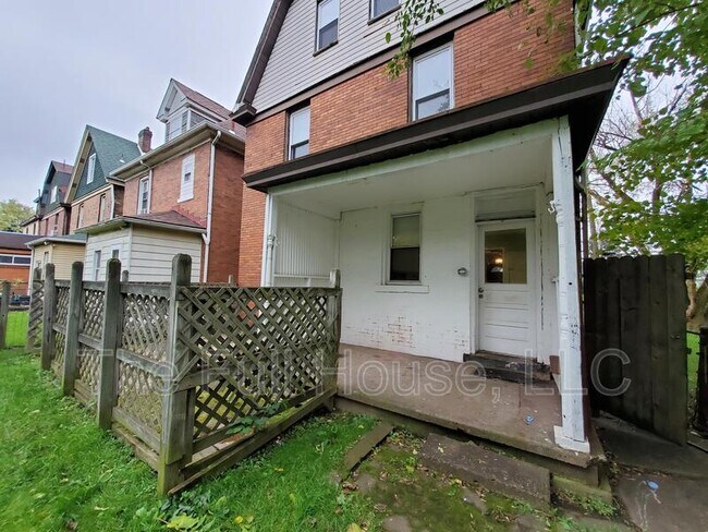Building Photo - 7323 Schley Ave