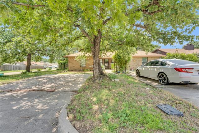 Foto del edificio - 728 Woodland Ct