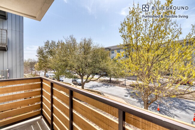 Building Photo - 3100 Esperanza Crossing
