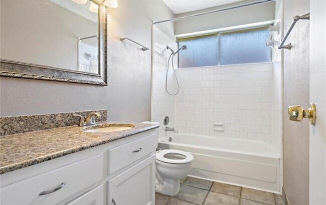 Foto del edificio - 5902 Heather St