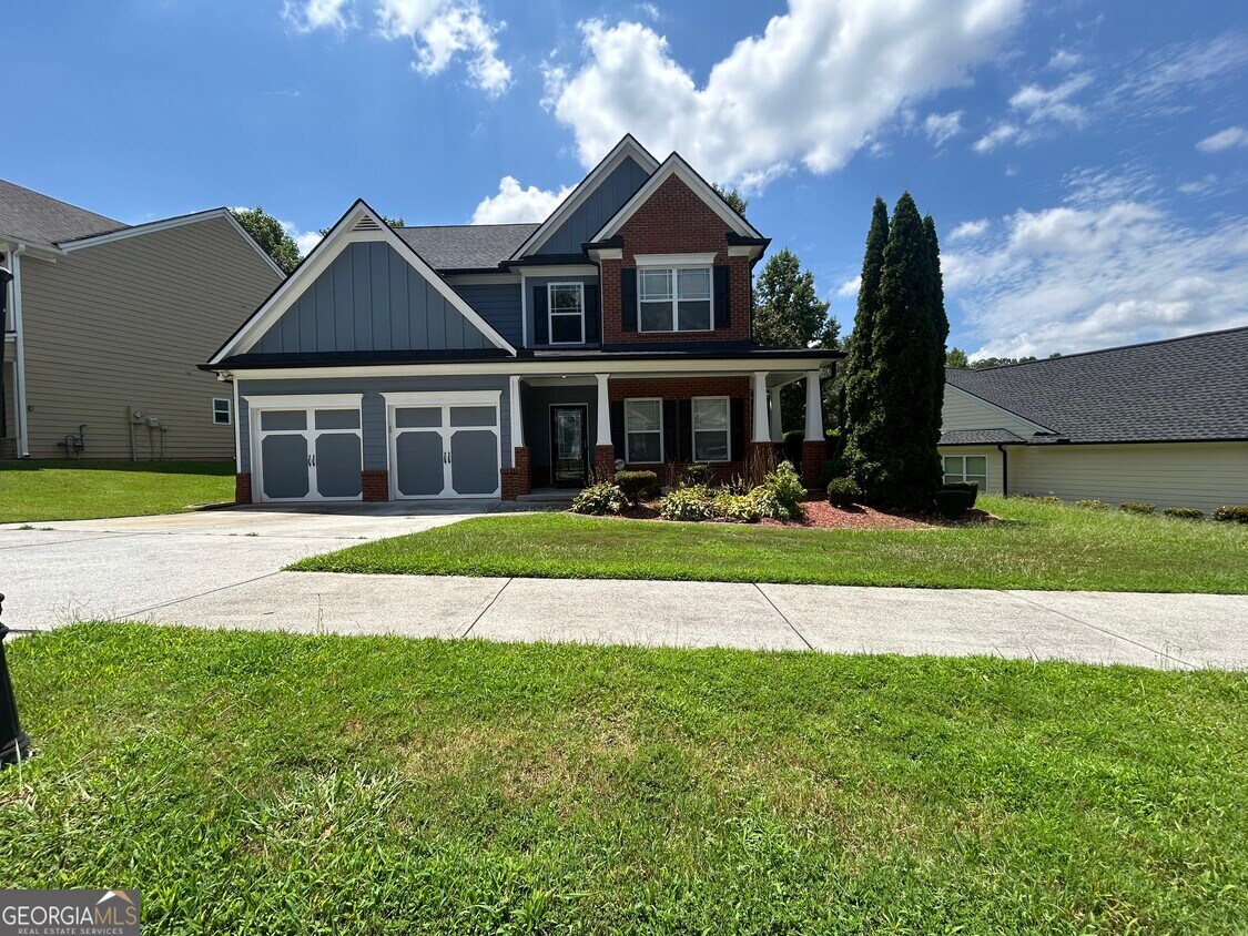 Foto principal - 2405 Village Green Dr