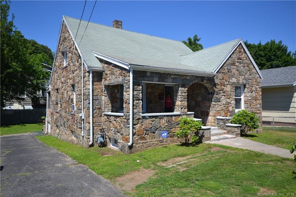 365 Chamberlain Ave, Bridgeport, CT 06606 House Rental in Bridgeport