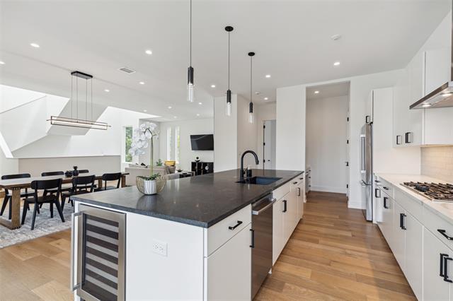 Foto del edificio - 3519 S Versailles Ave