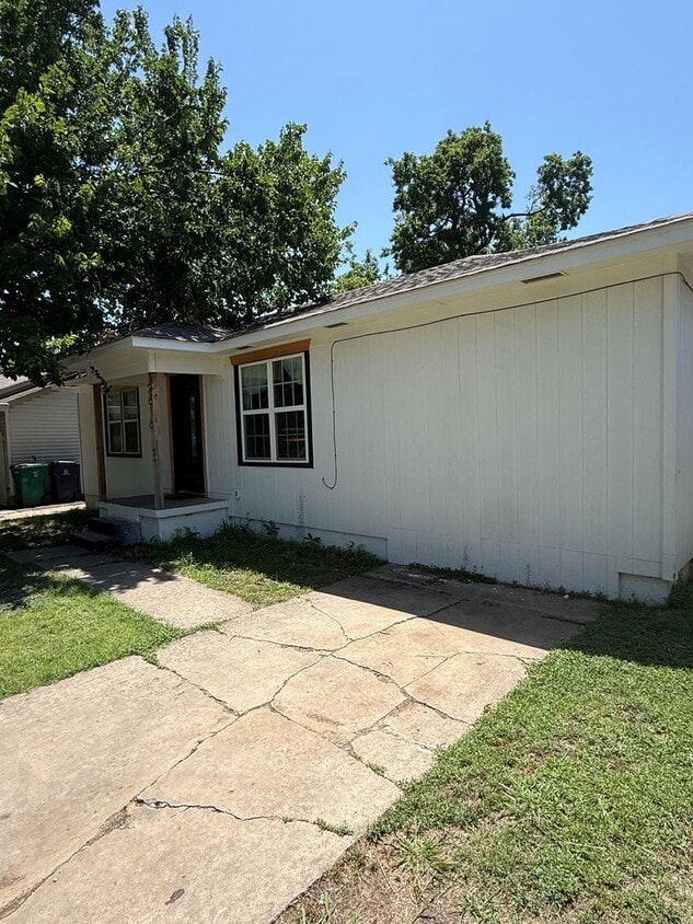 Photo - 2616 SW 38th St (Oklahoma City, OK)