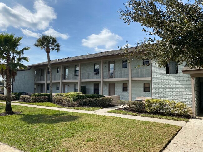 Building Photo - 2806 Plaza Terrace Dr