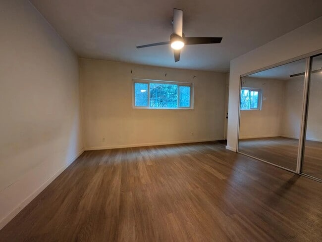 Building Photo - 6142 Eleanor Ave