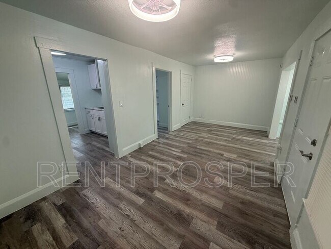 Foto del edificio - 716 W Mansfield St