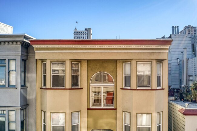 Building Photo - 977 Pacific Ave