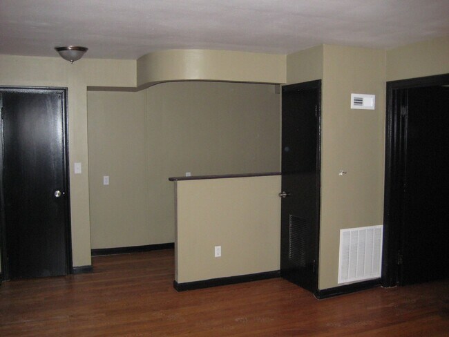 Foto del edificio - 4916 Jamieson Ave