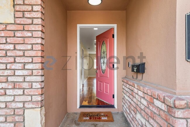 Foto del edificio - 1674 Noreen Dr