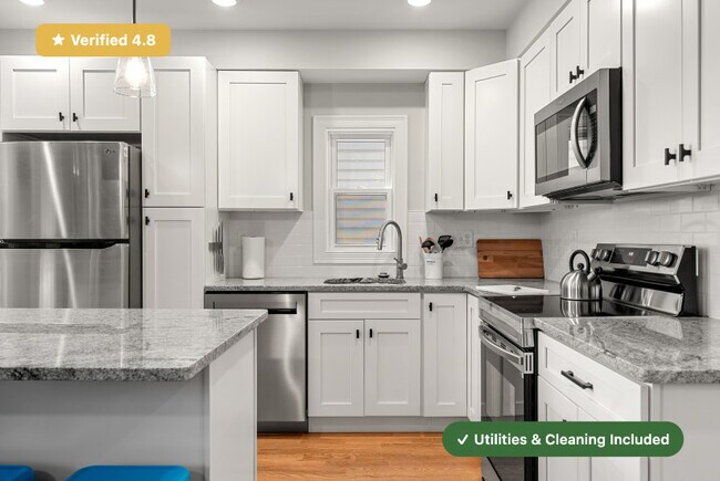 Foto del edificio - Furnished Private Bedroom in East Boston