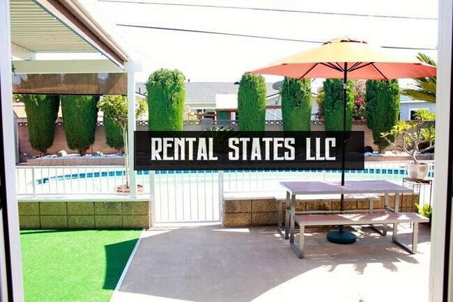 Building Photo - 3 bedroom in Anaheim CA 92802