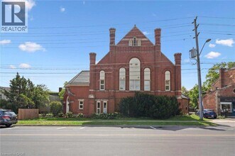 Building Photo - 200 Woolwich St