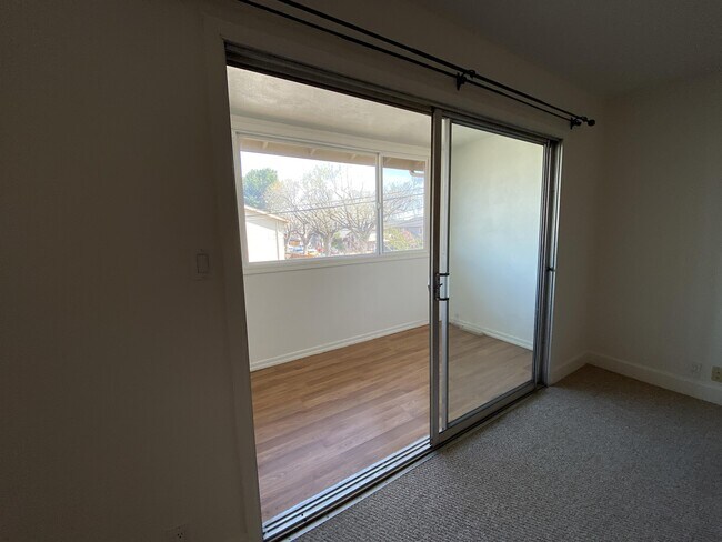 Building Photo - 1373 Phelps Ave