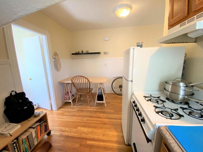 Building Photo - 205 Highland Ave