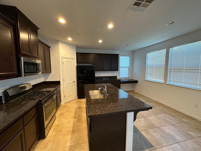 Foto del edificio - 1858 Sierra Road - Gateway 95691
