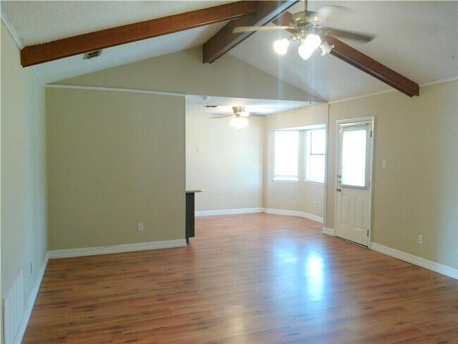 Foto del edificio - 538 Vega Dr